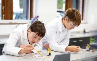 Davenies School