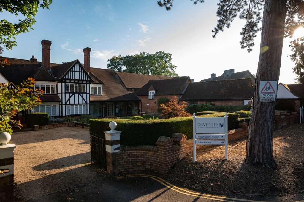 Davenies School